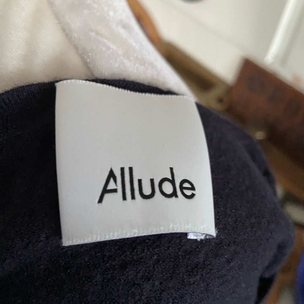 Allude - Picture 3 of 3